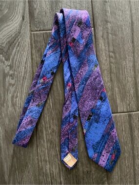 Vintage Gucci Hommes Abstract Silk Tie